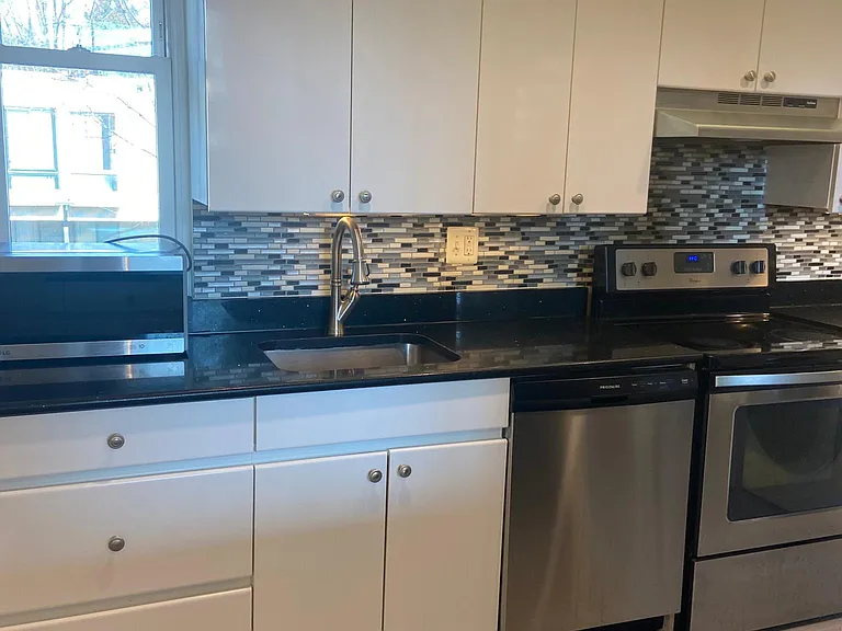 2213 Clove Ter — Photo 2
