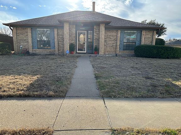 2nd image of 3229 Meadowood Dr