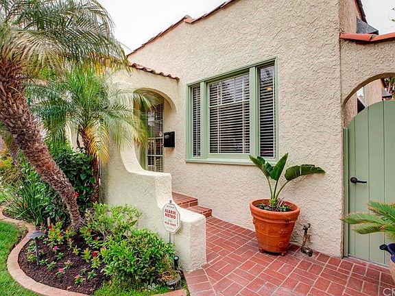 2nd image of 210 Santa Ana Ave