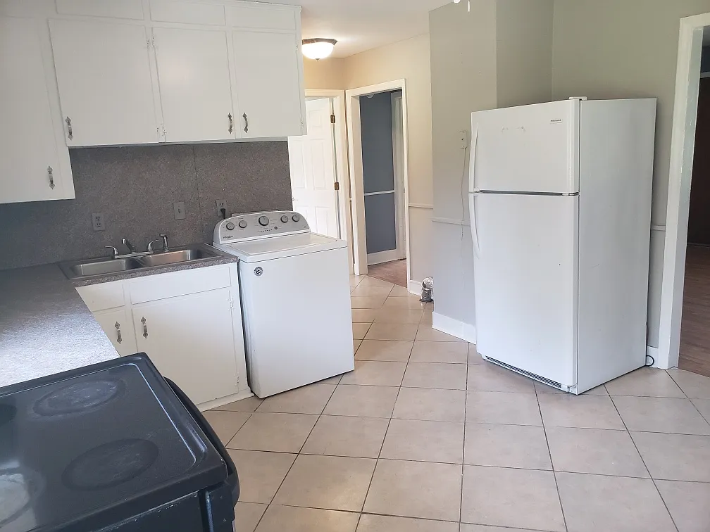 2 bed, 1024 sqft, $1,500 — Photo 3