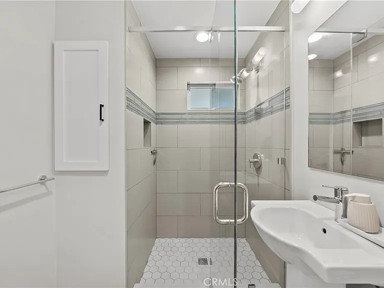 5823 Lubao Ave — Photo 25
