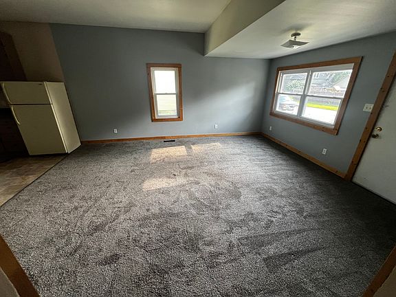 5th image of 319 N Edwards St