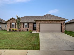 663 N Galileo Dr, Nixa, MO 65714