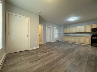 219 Howe Ave APT 3L, Shelton, CT 06484