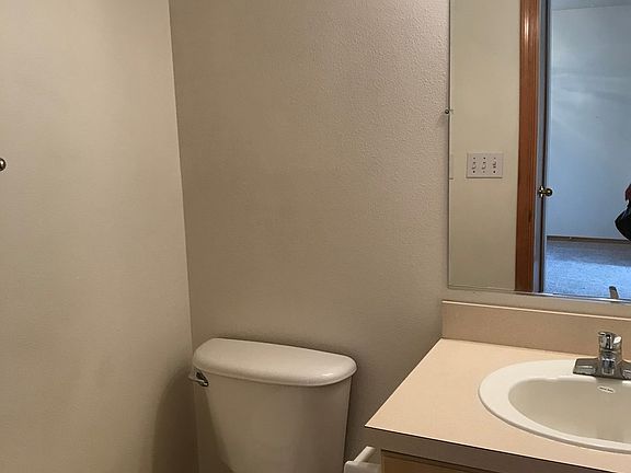 5th image of 473-475 SE Excel St #473