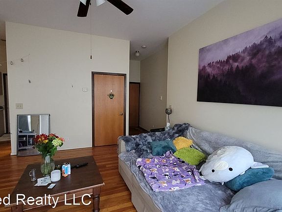 3rd image of 556 W 37th St #11400574