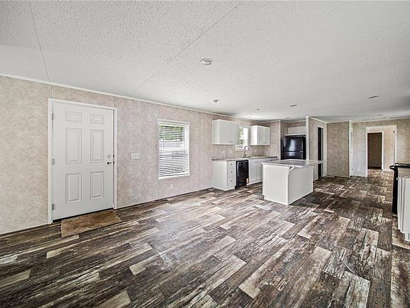 4th image of 15 Eddie Rd #15