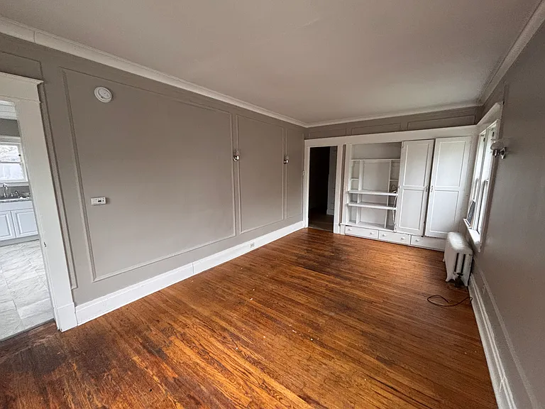 1558 Elmwood Ave #4 — Photo 3