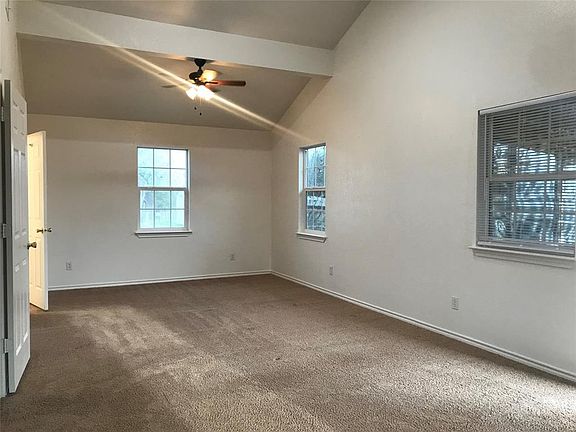 5th image of 305 Capricorn Dr