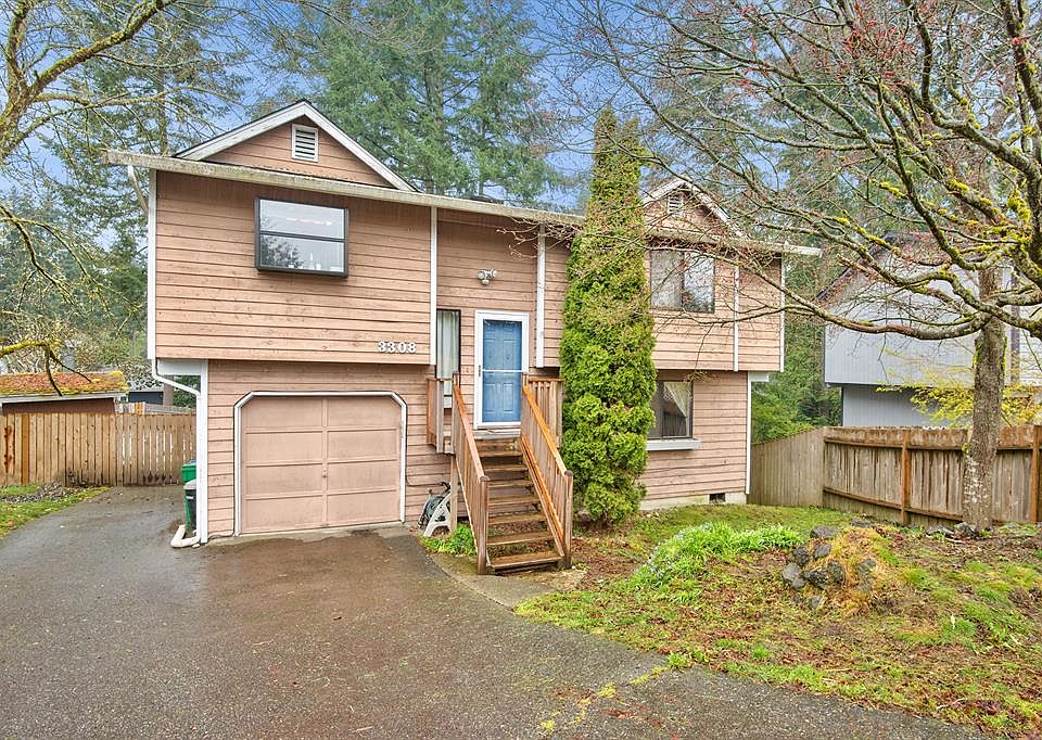 1st image of 3308 Hillington Ct SE