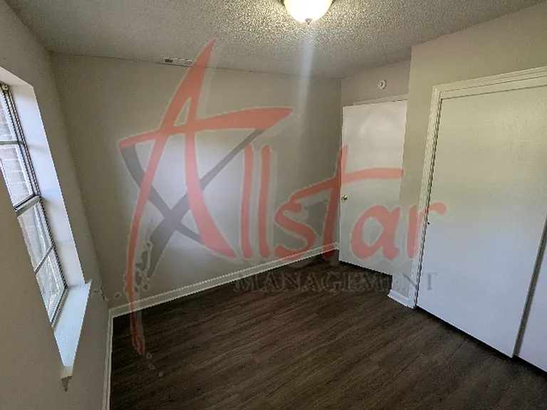 6480 Forest Glen Dr — Photo 8