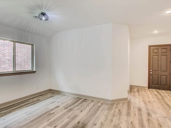 3rd image of 3525 Sawtooth Ln