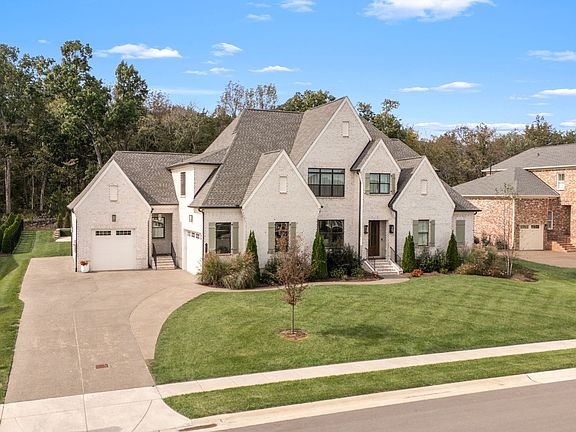 2nd image of 1047 Sinatra Dr