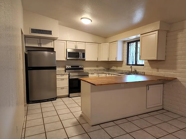 2351 W Placita Algodon — Photo 10