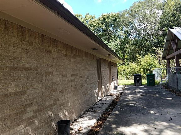 4th image of 2313 Margaret St