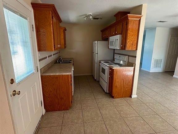 4th image of 4861 Cardenas Dr