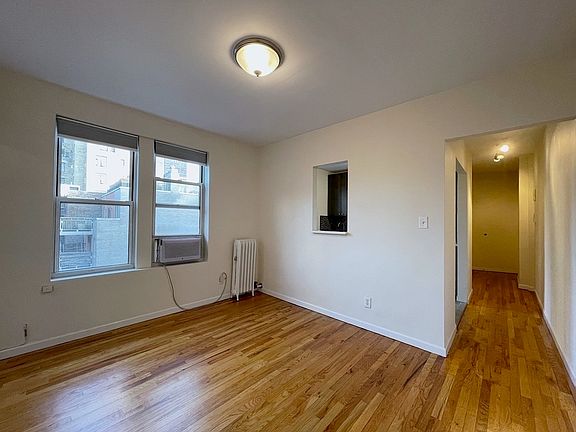 5th image of 19 Christopher St APT 16