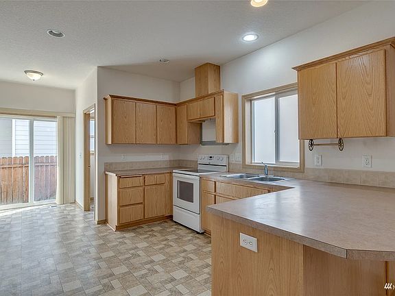 3rd image of 7325 NE 55th St
