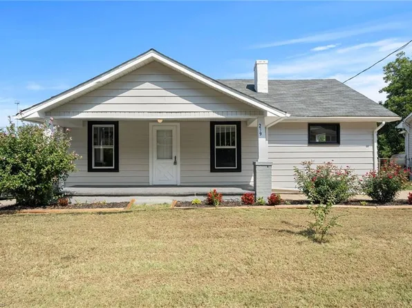 239 Craft Dr, Winston Salem, NC 27105