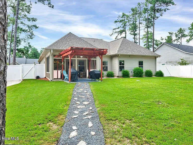 316 Pine Laurel Dr — Photo 42