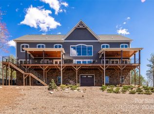 1555 Royal Ln, Lenoir, NC 28645