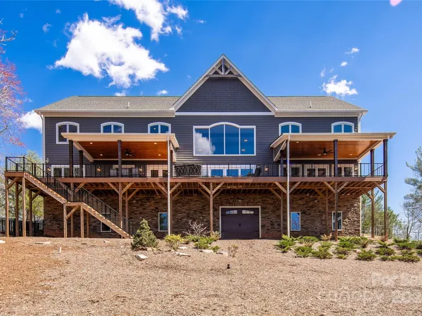 1555 Royal Ln, Lenoir, NC 28645