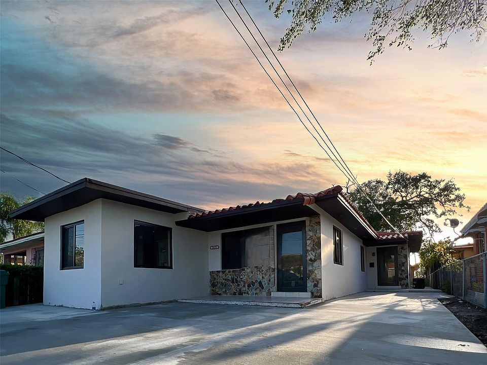 1st image of 2620 SW 32nd Avenue