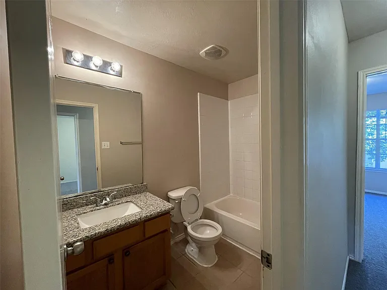 6119 Yorktown Meadow Ln — Photo 10