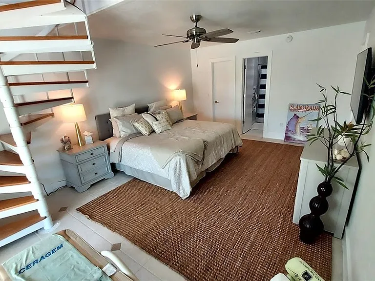 140 Estrellita Dr — Photo 10