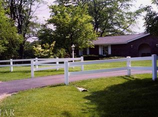 9614 Heron Bay Rd, Bloomington, IL 61705