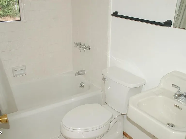 1637 Raymond Hill Rd — Photo 28