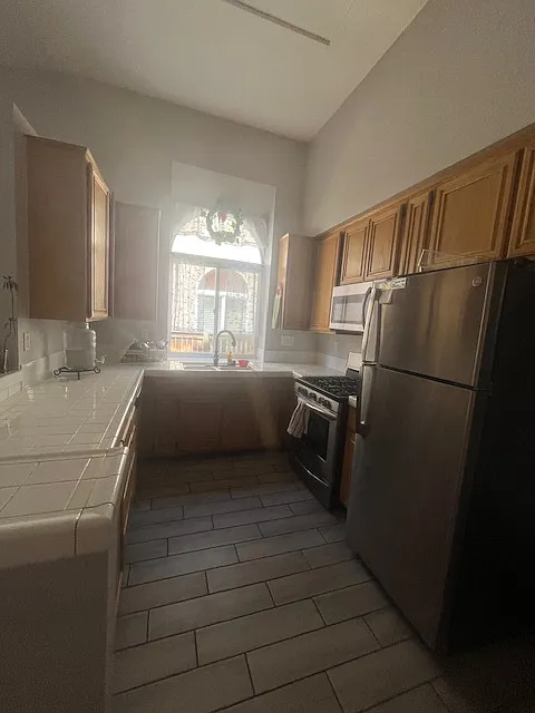 3 bed, 1536 sqft, $2,200 — Photo 3