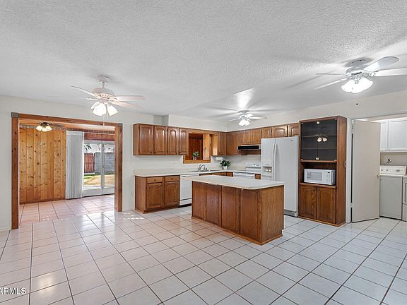 3rd image of 6204 S COLLEGE Avenue