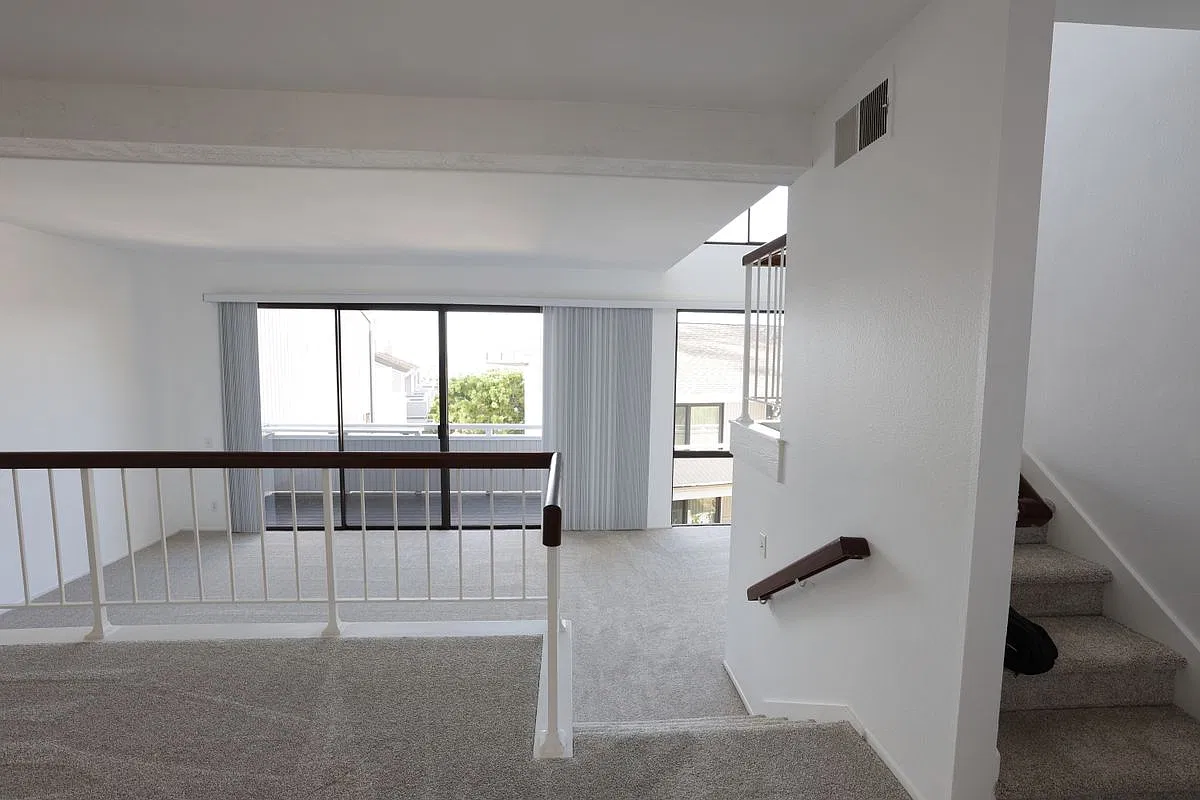 2 bed, 2.5 bath, 1578 sqft, $6,000 — Photo 3