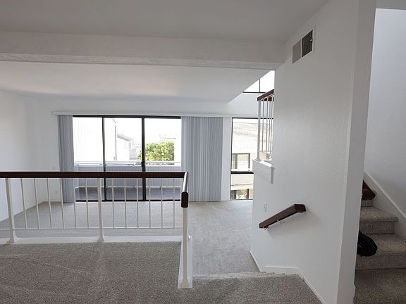 3rd image of 33 Encore Ct