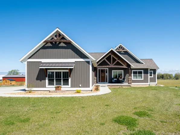 6179 144th Ave, Holland, MI 49423