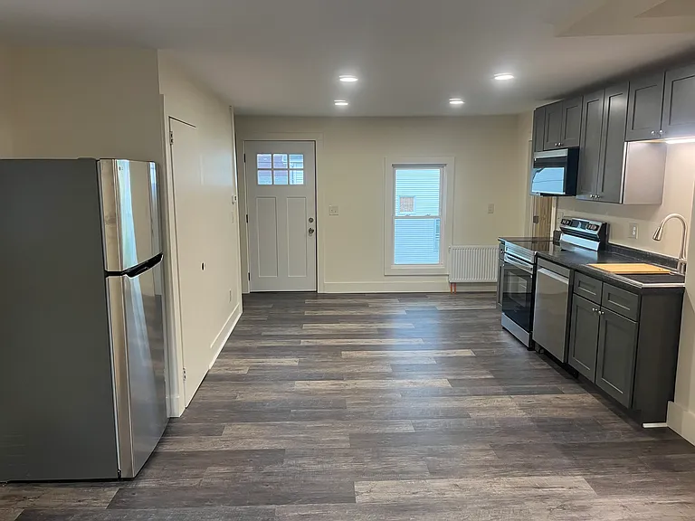 121 Park St #2 — Photo 3