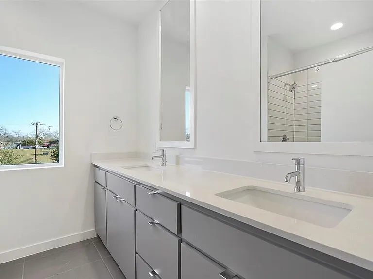 4713 Bryan St #504 — Photo 30