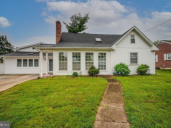 2nd image of 2406 Limestone Rd