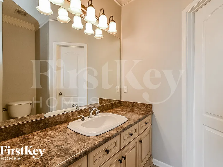 8682 Valmont Cir — Photo 10
