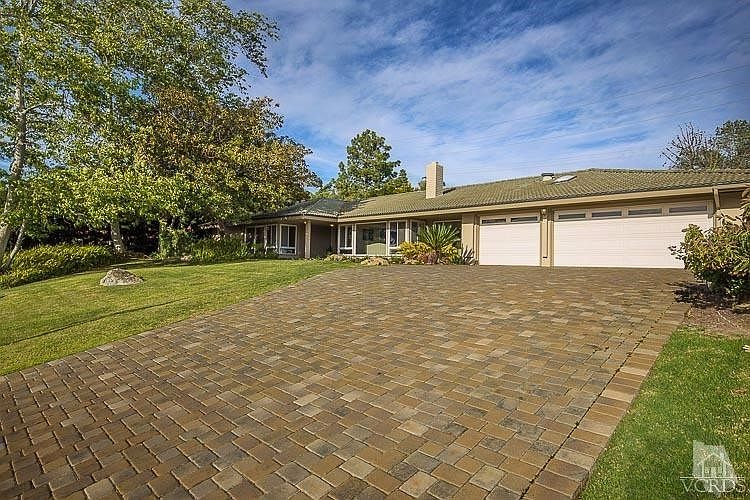 1st image of 722 Valley Vista Dr