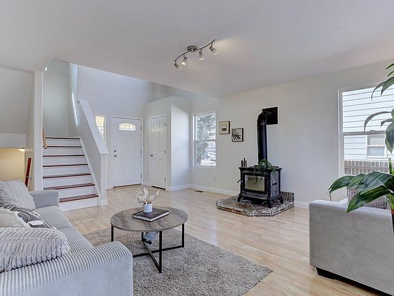 5th image of 1749 Southard St
