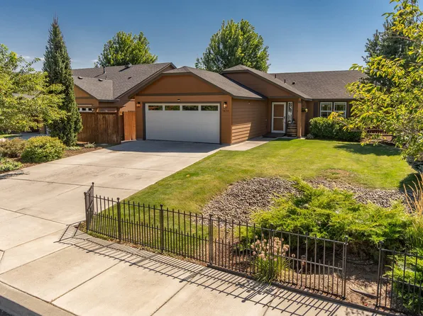 3434 NW Dogwood Ave, Redmond, OR 97756