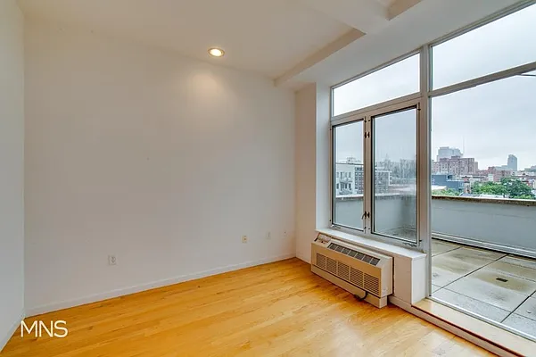 Rented by MNS Marketing | media 4