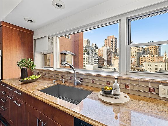 4th image of 161 E 90th St APT 8C