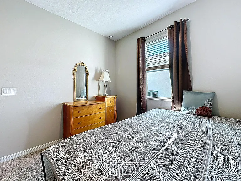 1042 Heirloom Dr — Photo 14
