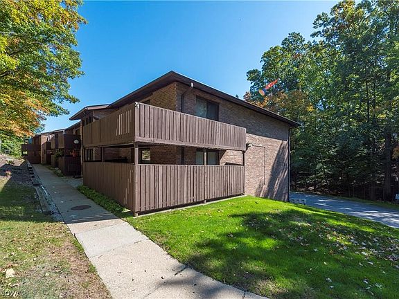 2nd image of 6885 Carriage Hill Dr