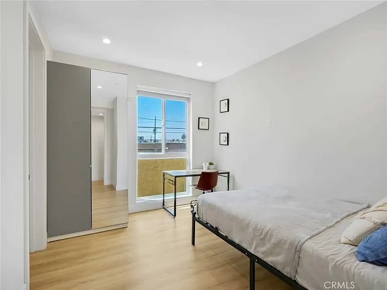 3105 S Normandie Ave — Photo 9
