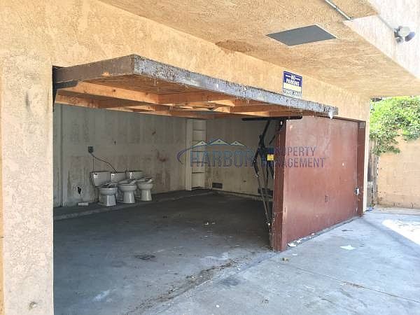 2nd image of 672 W 12th St