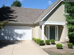 10453 E Cobblestone Ln, Twinsburg, OH 44087